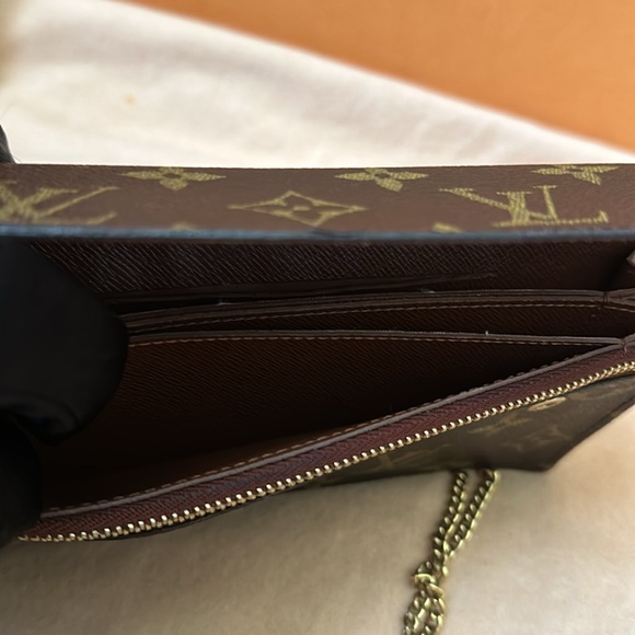 ❌❌SOLD❌❌. Louis Vuitton Monogram Porte Feuille Wallet on Chain (WOC). Authentic - Picture 7 of 9
